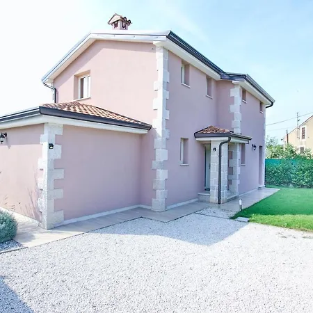 Villa Contessa *